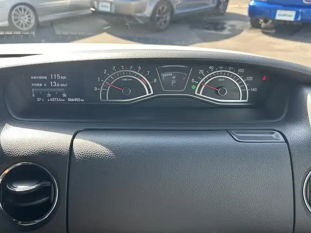 ホンダ Ｎ ＢＯＸ カスタム G L ターボ ホンダセンシング 岡山県 2018(平30)年 6.7万km プラチナホワイトパール 登録時走行距離　66455km/禁煙車/純正ナビ(型番：VMX-194VFi)/　(CD/フルセグTV/Bluetooth)/デジタルインナーミラー/バックカメラ/クルーズコントロール(追従走行あり)/衝突被害軽減システム/車線逸脱警報（レーンキープアシスト）/ビルトインETC/両側パワースライドドア/ハーフレザーシート/革巻きステアリング/ステアリングスイッチ/純正LEDヘッドライト/フォグライト/オートライト/プッシュスタート/スマートキー/パドルシフト/アイドリングストップ/純正アルミホイール 15インチ/ドアバイザー/ロールサンシェード/ウインカーミラー/電動格納ミラー/オートリトラミラー/純正フロアマット/横滑防止装置/盗難防止装置/取扱説明書/ナビ取扱説明書/新車時整備手帳（保証書）
