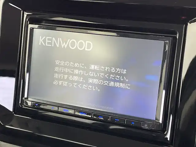 スズキ ソリオ バンディット HV MV 新潟県 2023(令5)年 3.5万km スーパーブラックパール ケンウッドメモリナビ/(MDV-D310)/(CD.ワンセグ.Bluetooth)/バックカメラ/デュアルカメラブレーキサポート/レーダークルーズコントロール/レーンキープアシスト/革巻きステアリング/LEDオートライト/フォグランプ/両側パワースライドドア/ヘッドアップディスプレイ/リアコーナーセンサー/前席シートヒーター/プッシュスタート/スマートキー