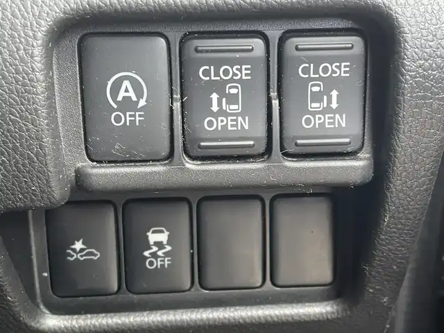 日産 デイズ ルークス ハイウェイスターX Gパッケージ 道央・札幌 2015(平27)年 7.5万km ブラック ・4WD/・ワンオーナー/・純正SDナビ/AM・FM・CD・DVD・AUX・BT/・フルセグTV/・ミュージックサーバー/・ミュージックプレイヤー接続/・車外カメラ（フロント・サイド・全周囲）/・純正ＡＷ付夏タイヤ/・両側パワースライドドア/・純正フロアマット/・エンジンスターター/・スマートキー/・スペアキー/・エンジンスタートボタン/・取扱説明書/・保証書