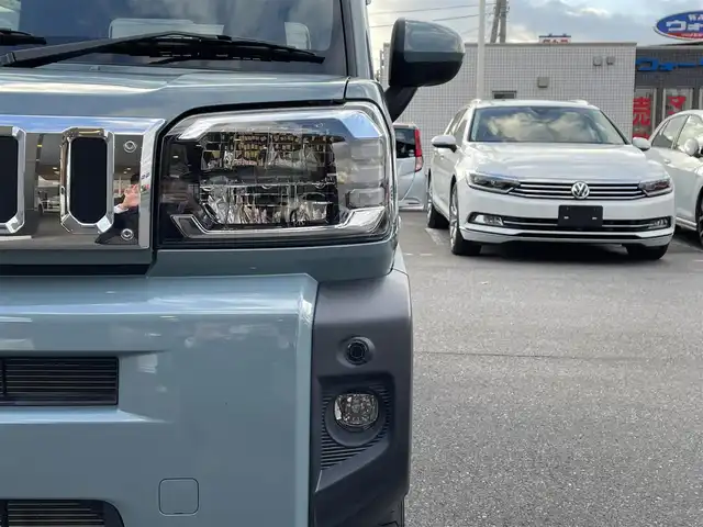 ダイハツ タフト G クロムベンチャー 佐賀県 2023(令5)年 1.6万km レイクブルーメタリック 純正ナビ/・AM/FM/フルセグ/BT//シートヒータ「運転席/助手席」/ガラスルーフ/USB入力端子/HDMI入力端子/LEDヘッドライト/・オートマチックハイビーム/電動パーキングブレーキ/・オートホールド機能付/純正ドラレコ/スマートキー/純正フロアマット/純正ドアバイザー/新車保証書/取扱説明書/スペアキー1本/スマートアシスト/・衝突回避支援ブレーキ機能（対車両・対歩行者）/・誤発進抑制制御機能（前方・後方）/・ブレーキ制御付誤後進抑制機能/・車線逸脱警報機能/・車線逸脱抑制制御機能/・路側逸脱警報機能/・ふらつき警報機能/・先行車発進お知らせ機能/・標識認識機能/・全車速追従機能付アダプティブクルーズコントロール（ACC）/・レーンキープコントロール（LKC）/・VSC（横滑り防止装置）/・TRC（トラクションコントロール）/・ヒルホールドシステム/・エマージェンシーストップシグナル