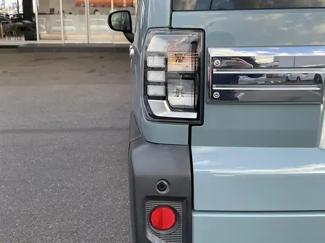 ダイハツ タフト G クロムベンチャー 佐賀県 2023(令5)年 1.6万km レイクブルーメタリック 純正ナビ/・AM/FM/フルセグ/BT//シートヒータ「運転席/助手席」/ガラスルーフ/USB入力端子/HDMI入力端子/LEDヘッドライト/・オートマチックハイビーム/電動パーキングブレーキ/・オートホールド機能付/純正ドラレコ/スマートキー/純正フロアマット/純正ドアバイザー/新車保証書/取扱説明書/スペアキー1本/スマートアシスト/・衝突回避支援ブレーキ機能（対車両・対歩行者）/・誤発進抑制制御機能（前方・後方）/・ブレーキ制御付誤後進抑制機能/・車線逸脱警報機能/・車線逸脱抑制制御機能/・路側逸脱警報機能/・ふらつき警報機能/・先行車発進お知らせ機能/・標識認識機能/・全車速追従機能付アダプティブクルーズコントロール（ACC）/・レーンキープコントロール（LKC）/・VSC（横滑り防止装置）/・TRC（トラクションコントロール）/・ヒルホールドシステム/・エマージェンシーストップシグナル