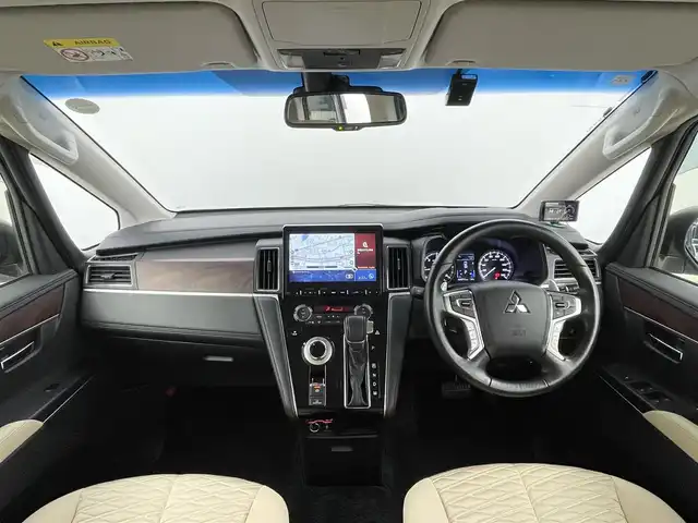 三菱 デリカＤ：５ P 千葉県 2021(令3)年 3.5万km スターリングシルバーM 純正１０型ナビ/AM＆FM＆CD＆DVD＆Bluetooth＆フルセグTV/全方位カメラ/e-アシスト/ビルトインＥＴＣ　/オートステップ　/ルーフレール（terzo)/両側電動スライドドア　/電動トランク　/純正１８インチホイール　/純正フロアマット　/ブラインドスポットモニター　/パドルシフト/レーダークルーズコントロール/衝突軽減ブレーキ/ベージュ内装/LEDヘッドライト/オートマチックハイビーム/電動格納サイドミラー/アイドリングストップ/純正ドアバイザー/プッシュスタート/シートヒーター/１００V電源