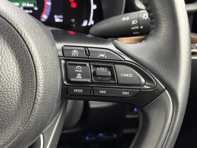 トヨタ シエンタ ハイブリッド Z 福岡県 2023(令5)年 1.7万km アーバンカーキ 純正１０．５型ナビ／フルセグＴＶ　/全方位カメラ　/ビルトインETC2.0　/レーダークルコン　/コーナーセンサー　/衝突軽減ブレーキ　/レーンキープ　/ＢＳＭ　/アクセル踏み間違い防止　/パーキングアシスト　/両側電動スライドドア　/純正１５インチアルミホイール