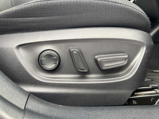 トヨタ プリウス A 三重県 2019(令1)年 5.4万km パール /禁煙車//純正ナビ//Bluetooth/SD/フルセグ/CD/DVD/AM/FM//セーフティセンス//バックモニター//ブラインドスポットモニター//ヘッドアップディスプレイ//レーダークルーズコントロール//オートライト//Autoハイビーム//パークアシスト//ワイヤレスチャージャー//パワーバックドア//前後ドライブレコーダー//パワーシート//ETC//TVキャンセラー