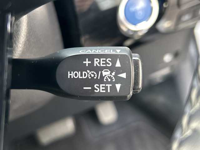 トヨタ プリウス A 三重県 2019(令1)年 5.4万km パール /禁煙車//純正ナビ//Bluetooth/SD/フルセグ/CD/DVD/AM/FM//セーフティセンス//バックモニター//ブラインドスポットモニター//ヘッドアップディスプレイ//レーダークルーズコントロール//オートライト//Autoハイビーム//パークアシスト//ワイヤレスチャージャー//パワーバックドア//前後ドライブレコーダー//パワーシート//ETC//TVキャンセラー