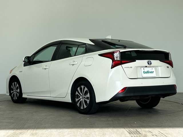 トヨタ プリウス A 三重県 2019(令1)年 5.4万km パール /禁煙車//純正ナビ//Bluetooth/SD/フルセグ/CD/DVD/AM/FM//セーフティセンス//バックモニター//ブラインドスポットモニター//ヘッドアップディスプレイ//レーダークルーズコントロール//オートライト//Autoハイビーム//パークアシスト//ワイヤレスチャージャー//パワーバックドア//前後ドライブレコーダー//パワーシート//ETC//TVキャンセラー