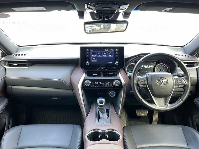 トヨタ ハリアー ハイブリッド G 愛知県 2021(令3)年 8.9万km ホワイトパールクリスタルシャイン /禁煙//ワンオーナー//ディスプレイオーディオ//AM/FM/USB/BT/フルセグ/AUX/Miracast//バックカメラ//ビルトインETC//デジタルインナーミラー//純正18AW//Toyota Safety Sense//PCS/LTA/RSA/RCTA/ACC/BSM//先行車発進告知//後退速度抑制//VSC//クリアランスソナー//ハーフレザーシート//パワーシート//パワーバックドア//電動パーキング//ブレーキホールド//EVモード/ドライブモード//SPORT/NORMAL/ECO//LEDオートライト//オートハイビーム//オートリトラクタブルミラー//純正フロアマット//取扱説明書/保証書/スペアキー有//記録簿R3/R5/R6/R7