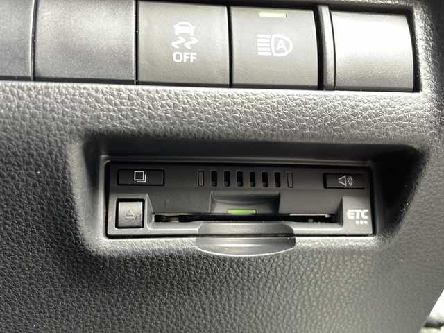 トヨタ ハリアー ハイブリッド G 愛知県 2021(令3)年 8.9万km ホワイトパールクリスタルシャイン /禁煙//ワンオーナー//ディスプレイオーディオ//AM/FM/USB/BT/フルセグ/AUX/Miracast//バックカメラ//ビルトインETC//デジタルインナーミラー//純正18AW//Toyota Safety Sense//PCS/LTA/RSA/RCTA/ACC/BSM//先行車発進告知//後退速度抑制//VSC//クリアランスソナー//ハーフレザーシート//パワーシート//パワーバックドア//電動パーキング//ブレーキホールド//EVモード/ドライブモード//SPORT/NORMAL/ECO//LEDオートライト//オートハイビーム//オートリトラクタブルミラー//純正フロアマット//取扱説明書/保証書/スペアキー有//記録簿R3/R5/R6/R7