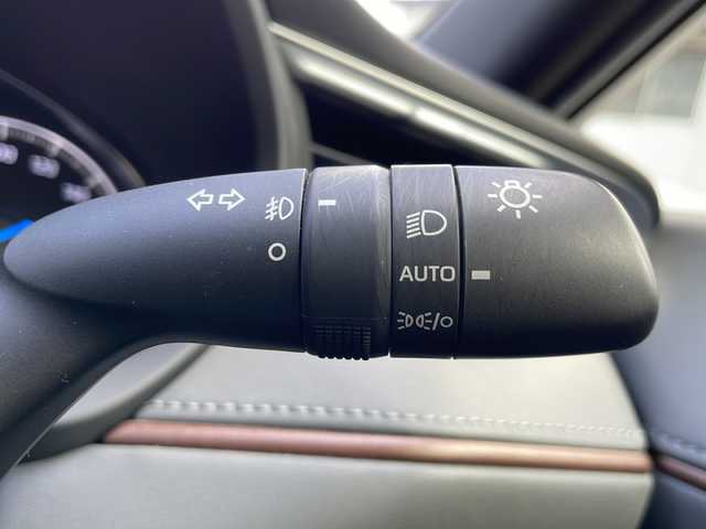 トヨタ ハリアー ハイブリッド G 愛知県 2021(令3)年 8.9万km ホワイトパールクリスタルシャイン /禁煙//ワンオーナー//ディスプレイオーディオ//AM/FM/USB/BT/フルセグ/AUX/Miracast//バックカメラ//ビルトインETC//デジタルインナーミラー//純正18AW//Toyota Safety Sense//PCS/LTA/RSA/RCTA/ACC/BSM//先行車発進告知//後退速度抑制//VSC//クリアランスソナー//ハーフレザーシート//パワーシート//パワーバックドア//電動パーキング//ブレーキホールド//EVモード/ドライブモード//SPORT/NORMAL/ECO//LEDオートライト//オートハイビーム//オートリトラクタブルミラー//純正フロアマット//取扱説明書/保証書/スペアキー有//記録簿R3/R5/R6/R7