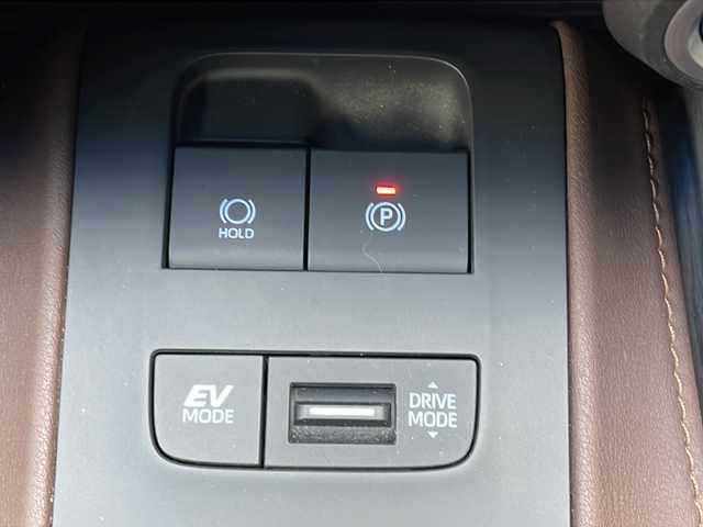 トヨタ ハリアー ハイブリッド G 愛知県 2021(令3)年 8.9万km ホワイトパールクリスタルシャイン /禁煙//ワンオーナー//ディスプレイオーディオ//AM/FM/USB/BT/フルセグ/AUX/Miracast//バックカメラ//ビルトインETC//デジタルインナーミラー//純正18AW//Toyota Safety Sense//PCS/LTA/RSA/RCTA/ACC/BSM//先行車発進告知//後退速度抑制//VSC//クリアランスソナー//ハーフレザーシート//パワーシート//パワーバックドア//電動パーキング//ブレーキホールド//EVモード/ドライブモード//SPORT/NORMAL/ECO//LEDオートライト//オートハイビーム//オートリトラクタブルミラー//純正フロアマット//取扱説明書/保証書/スペアキー有//記録簿R3/R5/R6/R7