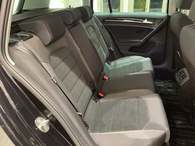 フォルクスワーゲン ゴルフ ヴァリアント TSIハイライン テックエディション 埼玉県 2019(令1)年 0.9万km 黒 衝突軽減ブレーキ/純正メモリナビ/　　CD/DVD/BT/フルセグ/バックカメラ/オートクルーズコントロール/ＡｃｔｉｖｅｉｎｆｏＤｉｓｐｌａｙ/LEDオートライト/純正１７インチアルミホイール/ルーフレール/ビルトインＥＴＣ2.0/スマートキー