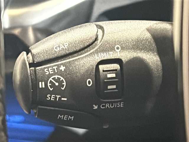 プジョー ３００８ GT ブルー HDi 新潟県 2019(平31)年 4.9万km 茶Ⅱ 純正メモリナビ/フルセグTV/純正ディスプレイオーディオ/(Bluetooth/USB/CarPlay)/バック/サイドカメラ/パワーバックドア/ETC/レーンキープアシスト/アダプティブクルーズコントロール/ダウンヒルアシスト/インテリジェントハイビーム/ハーフレザーシート/スペアキー/フロアマット