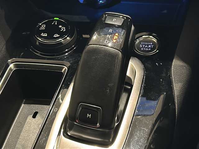 プジョー ３００８ GT ブルー HDi 新潟県 2019(平31)年 4.9万km 茶Ⅱ 純正メモリナビ/フルセグTV/純正ディスプレイオーディオ/(Bluetooth/USB/CarPlay)/バック/サイドカメラ/パワーバックドア/ETC/レーンキープアシスト/アダプティブクルーズコントロール/ダウンヒルアシスト/インテリジェントハイビーム/ハーフレザーシート/スペアキー/フロアマット