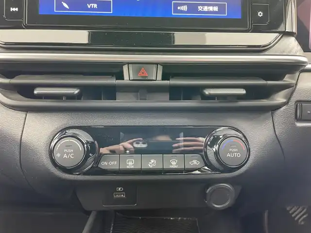 日産 ノート X 群馬県 2021(令3)年 3.3万km ピュアホワイトパール 純正9インチナビ/・AM/FM/CD/SD/USB/Bluetooth/フルセグTV/バックカメラ/踏み間違い衝突防止アシスト/標識検知機能（進入禁止標識検知、最高速度標識検知、一時停止標識検知）/インテリジェント FCW（前方衝突予測警報）/LDW（車線逸脱警報）/インテリジェント DA（ふらつき警報）/インテリジェント LI （車線逸脱防止支援システム）/フロント&バックソナー/エマージェンシーストップシグナル/車両接近通報装置/イモビライザー/プッシュスタート/スマートキー/ステアリングスイッチ/電動パーキングブレーキ/オートブレーキホールド