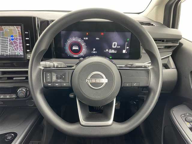 日産 ノート X 群馬県 2021(令3)年 3.3万km ピュアホワイトパール 純正9インチナビ/・AM/FM/CD/SD/USB/Bluetooth/フルセグTV/バックカメラ/踏み間違い衝突防止アシスト/標識検知機能（進入禁止標識検知、最高速度標識検知、一時停止標識検知）/インテリジェント FCW（前方衝突予測警報）/LDW（車線逸脱警報）/インテリジェント DA（ふらつき警報）/インテリジェント LI （車線逸脱防止支援システム）/フロント&バックソナー/エマージェンシーストップシグナル/車両接近通報装置/イモビライザー/プッシュスタート/スマートキー/ステアリングスイッチ/電動パーキングブレーキ/オートブレーキホールド