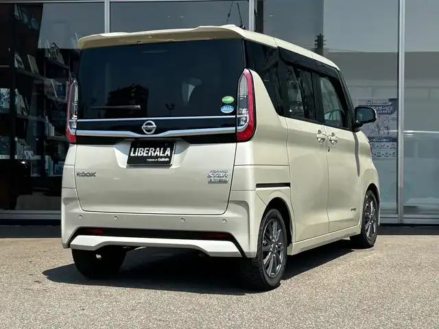 日産 ルークス ハイウェイスター X 富山県 2021(令3)年 3.4万km フローズンバニラパール HDDナビ/フルセグテレビ/全方位カメラ/アイドリングストップ/片側パワースライドドア/ETC/Bluetooth接続/後部座席テーブル/フルフラット/レーンキープアシスト/DVD/CD再生/ワンオーナー/純正AW１４インチ