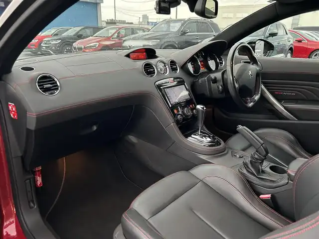 プジョー ＲＣＺ カーボンルーフパック 滋賀県 2015(平27)年 4.3万km 赤Ⅱ カーボンルーフ/レザーシート/・前席パワーシート/・前席シートヒーター /社外メモリーナビ/（CD/DVD/地デジ/BT）/バックカメラ/ETC/前後コーナーセンサー/クルーズコントロール/純正HIDヘッドライト/純正19インチAW/キーレス