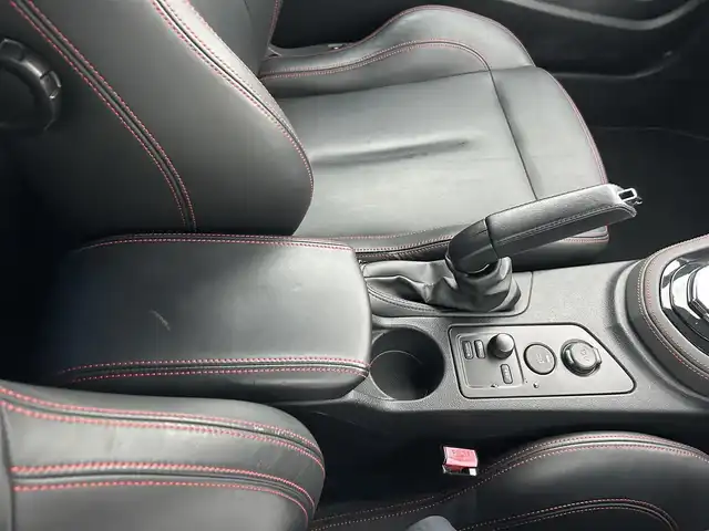プジョー ＲＣＺ カーボンルーフパック 滋賀県 2015(平27)年 4.3万km 赤Ⅱ カーボンルーフ/レザーシート/・前席パワーシート/・前席シートヒーター /社外メモリーナビ/（CD/DVD/地デジ/BT）/バックカメラ/ETC/前後コーナーセンサー/クルーズコントロール/純正HIDヘッドライト/純正19インチAW/キーレス