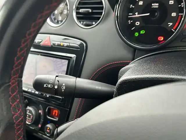 プジョー ＲＣＺ カーボンルーフパック 滋賀県 2015(平27)年 4.3万km 赤Ⅱ カーボンルーフ/レザーシート/・前席パワーシート/・前席シートヒーター /社外メモリーナビ/（CD/DVD/地デジ/BT）/バックカメラ/ETC/前後コーナーセンサー/クルーズコントロール/純正HIDヘッドライト/純正19インチAW/キーレス
