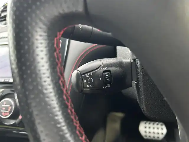 プジョー ＲＣＺ カーボンルーフパック 滋賀県 2015(平27)年 4.3万km 赤Ⅱ カーボンルーフ/レザーシート/・前席パワーシート/・前席シートヒーター /社外メモリーナビ/（CD/DVD/地デジ/BT）/バックカメラ/ETC/前後コーナーセンサー/クルーズコントロール/純正HIDヘッドライト/純正19インチAW/キーレス
