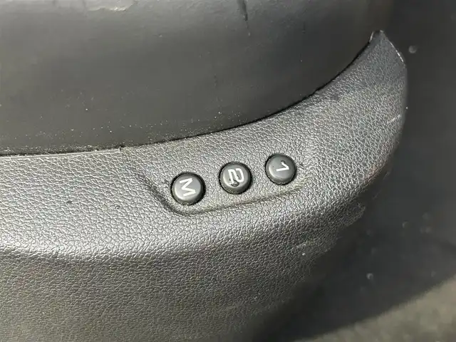 プジョー ＲＣＺ カーボンルーフパック 滋賀県 2015(平27)年 4.3万km 赤Ⅱ カーボンルーフ/レザーシート/・前席パワーシート/・前席シートヒーター /社外メモリーナビ/（CD/DVD/地デジ/BT）/バックカメラ/ETC/前後コーナーセンサー/クルーズコントロール/純正HIDヘッドライト/純正19インチAW/キーレス