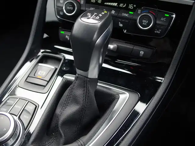 ＢＭＷ ２１８ｄ xDriveアクティブツアラー 埼玉県 2020(令2)年 6.1万km メディテラニアンブルー インテリジェントセーフティ /パークディスタンスコントロール /コンフォートアクセス /バックカメラ /iDriveナビ /ドライブレコーダー /ルームミラー内臓ETC /前席シートヒーター /Bluetooth /純正16インチAW