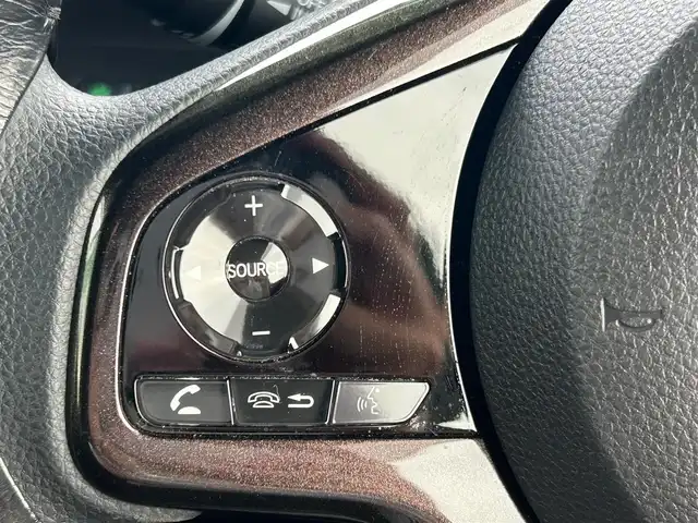 ホンダ Ｎ ＢＯＸ カスタム G EX ホンダセンシング 静岡県 2019(平31)年 2.6万km プラチナホワイトパール エンジンスタートボタン/パワーステアリング/パワーウィンドウ/アイドリングストップ/オートエアコン/スマートキー/クルーズコントロール/純正ETC/バックカメラ/SDナビ(CD.DVD.BT.フルセグ)/ウォークスルー/純正フロアマット/両側パワースライドドア/純正アルミホイール/ABS/横滑り防止装置/コーナーセンサー/レーンキープアシスト/オートライト/LEDライト/W+サイドエアバック/衝突軽減システム/カーテンエアバック