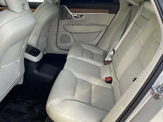 ボルボ Ｖ９０ T8 TE AWD インスクリプション 東京都 2018(平30)年 5.7万km ブライトシルバーM 新車時保証書　取扱説明書　整備記録簿/パノラマＳ／Ｒ/ヘッドアップディスプレイ/Bowers＆Wilkins/純正ナビ/フルセグTV/360度カメラ　ETC/Ｂｌｕｅｔｏｏｔｈ/ミラーリンク/自動駐車システム/レザーシート/シートヒーター/シートクーラー/シテイセーフティ/アダプティブクルーズコントロール/ＬＫＡ ＬＤＷ ＢＳＭ ＣＴＡ/車間警告システム/ＬＥＤヘッドライト/純正20インチアルミ