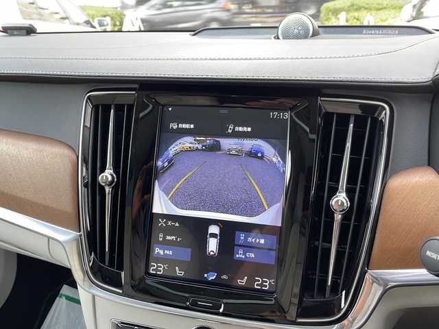 ボルボ Ｖ９０ T8 TE AWD インスクリプション 東京都 2018(平30)年 5.7万km ブライトシルバーM 新車時保証書　取扱説明書　整備記録簿/パノラマＳ／Ｒ/ヘッドアップディスプレイ/Bowers＆Wilkins/純正ナビ/フルセグTV/360度カメラ　ETC/Ｂｌｕｅｔｏｏｔｈ/ミラーリンク/自動駐車システム/レザーシート/シートヒーター/シートクーラー/シテイセーフティ/アダプティブクルーズコントロール/ＬＫＡ ＬＤＷ ＢＳＭ ＣＴＡ/車間警告システム/ＬＥＤヘッドライト/純正20インチアルミ