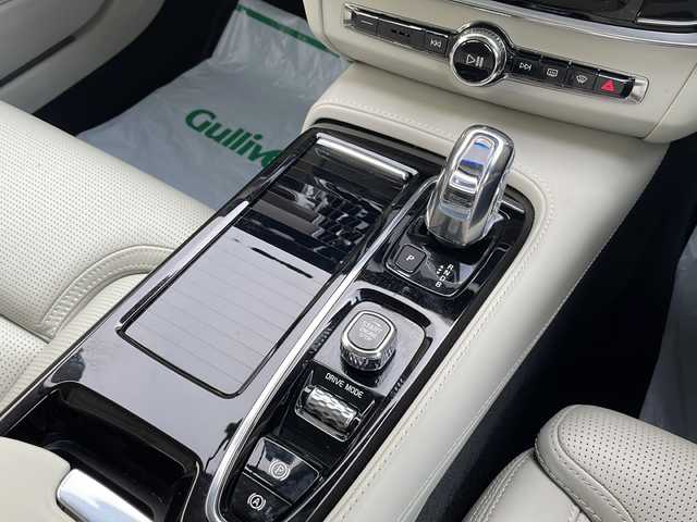 ボルボ Ｖ９０ T8 TE AWD インスクリプション 東京都 2018(平30)年 5.7万km ブライトシルバーM 新車時保証書　取扱説明書　整備記録簿/パノラマＳ／Ｒ/ヘッドアップディスプレイ/Bowers＆Wilkins/純正ナビ/フルセグTV/360度カメラ　ETC/Ｂｌｕｅｔｏｏｔｈ/ミラーリンク/自動駐車システム/レザーシート/シートヒーター/シートクーラー/シテイセーフティ/アダプティブクルーズコントロール/ＬＫＡ ＬＤＷ ＢＳＭ ＣＴＡ/車間警告システム/ＬＥＤヘッドライト/純正20インチアルミ