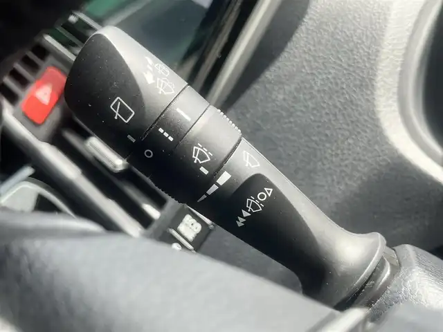 トヨタ ヴォクシー ZS 島根県 2020(令2)年 6.4万km ホワイトパールクリスタルシャイン 純正9インチナビ　/フルセグTV　/ＤＶＤ再生　/Ｂｌｕｅｔｏｏｔｈ接続　/バックカメラ　/前後ドライブレコーダー　/ビルトインＥＴＣ　/両側パワースライドドア　/前後コーナーセンサー　/衝突軽減ブレーキ/アイドリングストップ/レーンキープアシスト/オートハイビーム／ライト　/スマートキー　/プッシュスタート/純正ＬＥＤヘッドライト　/純正１６インチアルミホイール/純正フロアマット/スペアキー１本