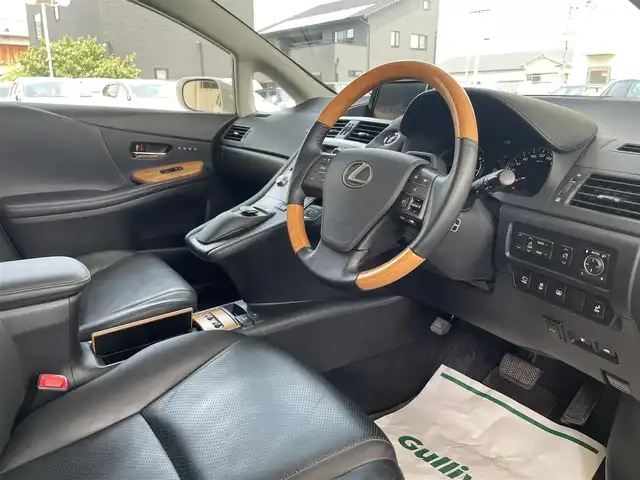レクサス ＨＳ 250h バージョンL 和歌山県 2015(平27)年 2.6万km ソニッククォーツ 純正ナビ（AM/FM.CD.DVD.USB.AUX.BLUETOOTH.ワンセグフルセグTV)/D/N席パワーシート/クルーズコントロール/コーナーセンサー/バックカメラ/フロントカメラ/フォグランプ/ドライブレコーダー/ETC/HUD/ウッドコンビステアリング/エアシート/シートヒーター/純正フロアマット/純正ドアバイザー/コーナーポール