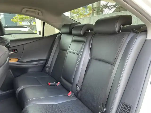 レクサス ＨＳ 250h バージョンL 和歌山県 2015(平27)年 2.6万km ソニッククォーツ 純正ナビ（AM/FM.CD.DVD.USB.AUX.BLUETOOTH.ワンセグフルセグTV)/D/N席パワーシート/クルーズコントロール/コーナーセンサー/バックカメラ/フロントカメラ/フォグランプ/ドライブレコーダー/ETC/HUD/ウッドコンビステアリング/エアシート/シートヒーター/純正フロアマット/純正ドアバイザー/コーナーポール