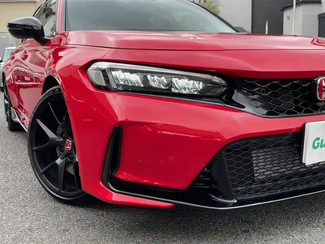 ホンダ シビック タイプR 神奈川県 2025(令7)年 0.1千km フレームレッド ワンオーナー/純正メモリーナビ・地デジTV/純正USB/BT再生/バックモニター/ビルトインETC2.0/純正19インチAW/ブレンボブレーキ/LEDヘッドライト/ホンダセンシング/レーダークルーズコントロール/PCS/LKA/BSM/標識検知/コーナーセンサー/純正フロアマット/プッシュスタート/スマートキー×2/保証書・取説あり
