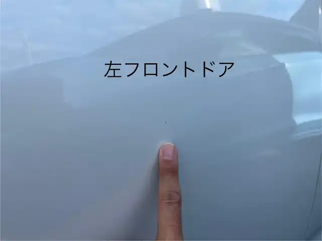 トヨタ ルーミー X 三重県 2022(令4)年 5.6万km パールホワイトⅢ 純正ナビ（Bluetooth/AM/FM/CD/SD/TV）/ETC /スマートアシストIII（衝突回避支援ブレーキ/衝突警報/車線逸脱警報/路側逸脱警報/ブレーキ制御機能付誤発進抑制/先行車発進お知らせ/オートハイビーム/コナーセンサー/ふらつき警報）/パワースライドドア（助手席側）/スライドドアイージークローザー（運転席側）/ナビレディパッケージ（バックカメラ/ステアリングスイッチ（オーディオ/ハンズフリー））/スペアキー/ウレタン製ステアリングホイール/ステアリングスイッチ（パワーモード）/ハロゲンヘッドランプ/オートライト/メッキ横バーフロントグリル/開口部逆台型無塗装メッシュフロントバンパー/ボディ同色ドアサッシュ/インパネアッパートレイ/無塗装エアコン吹き出し口加飾/アナログメーター/モノクロマルチインフォメーションディスプレイ/SRSエアバック（運転席/助手席）/左後方ステップランプ/無塗装センターパネル/ダイヤル式マニュアルエアコン/無塗装シフトノブボタン