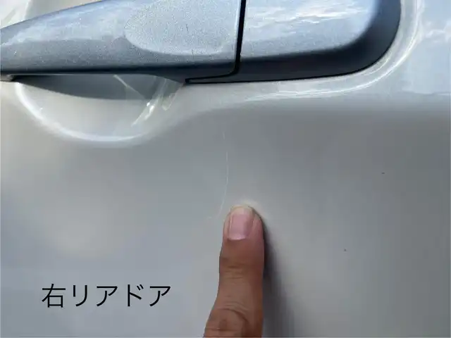 トヨタ ルーミー X 三重県 2022(令4)年 5.6万km パールホワイトⅢ 純正ナビ（Bluetooth/AM/FM/CD/SD/TV）/ETC /スマートアシストIII（衝突回避支援ブレーキ/衝突警報/車線逸脱警報/路側逸脱警報/ブレーキ制御機能付誤発進抑制/先行車発進お知らせ/オートハイビーム/コナーセンサー/ふらつき警報）/パワースライドドア（助手席側）/スライドドアイージークローザー（運転席側）/ナビレディパッケージ（バックカメラ/ステアリングスイッチ（オーディオ/ハンズフリー））/スペアキー/ウレタン製ステアリングホイール/ステアリングスイッチ（パワーモード）/ハロゲンヘッドランプ/オートライト/メッキ横バーフロントグリル/開口部逆台型無塗装メッシュフロントバンパー/ボディ同色ドアサッシュ/インパネアッパートレイ/無塗装エアコン吹き出し口加飾/アナログメーター/モノクロマルチインフォメーションディスプレイ/SRSエアバック（運転席/助手席）/左後方ステップランプ/無塗装センターパネル/ダイヤル式マニュアルエアコン/無塗装シフトノブボタン