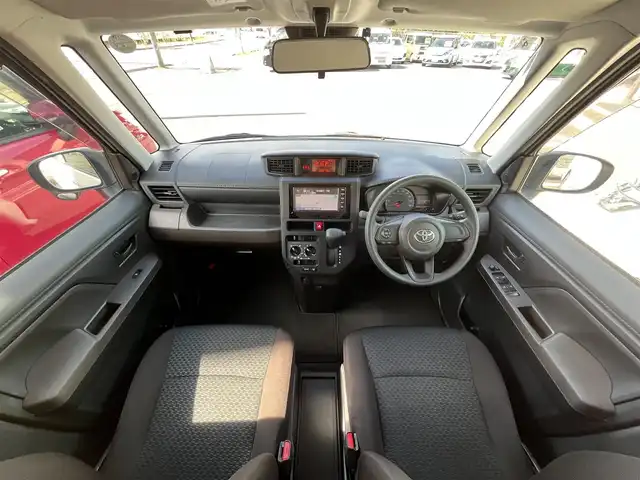 トヨタ ルーミー X 三重県 2022(令4)年 5.6万km パールホワイトⅢ 純正ナビ（Bluetooth/AM/FM/CD/SD/TV）/ETC /スマートアシストIII（衝突回避支援ブレーキ/衝突警報/車線逸脱警報/路側逸脱警報/ブレーキ制御機能付誤発進抑制/先行車発進お知らせ/オートハイビーム/コナーセンサー/ふらつき警報）/パワースライドドア（助手席側）/スライドドアイージークローザー（運転席側）/ナビレディパッケージ（バックカメラ/ステアリングスイッチ（オーディオ/ハンズフリー））/スペアキー/ウレタン製ステアリングホイール/ステアリングスイッチ（パワーモード）/ハロゲンヘッドランプ/オートライト/メッキ横バーフロントグリル/開口部逆台型無塗装メッシュフロントバンパー/ボディ同色ドアサッシュ/インパネアッパートレイ/無塗装エアコン吹き出し口加飾/アナログメーター/モノクロマルチインフォメーションディスプレイ/SRSエアバック（運転席/助手席）/左後方ステップランプ/無塗装センターパネル/ダイヤル式マニュアルエアコン/無塗装シフトノブボタン