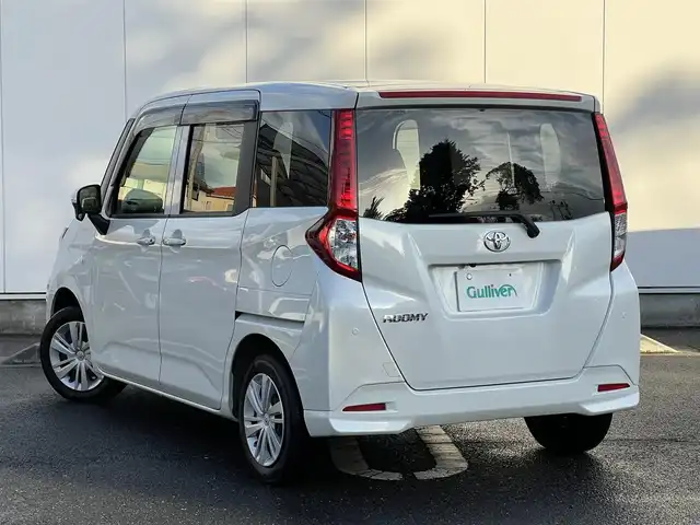 トヨタ ルーミー X 三重県 2022(令4)年 5.6万km パールホワイトⅢ 純正ナビ（Bluetooth/AM/FM/CD/SD/TV）/ETC /スマートアシストIII（衝突回避支援ブレーキ/衝突警報/車線逸脱警報/路側逸脱警報/ブレーキ制御機能付誤発進抑制/先行車発進お知らせ/オートハイビーム/コナーセンサー/ふらつき警報）/パワースライドドア（助手席側）/スライドドアイージークローザー（運転席側）/ナビレディパッケージ（バックカメラ/ステアリングスイッチ（オーディオ/ハンズフリー））/スペアキー/ウレタン製ステアリングホイール/ステアリングスイッチ（パワーモード）/ハロゲンヘッドランプ/オートライト/メッキ横バーフロントグリル/開口部逆台型無塗装メッシュフロントバンパー/ボディ同色ドアサッシュ/インパネアッパートレイ/無塗装エアコン吹き出し口加飾/アナログメーター/モノクロマルチインフォメーションディスプレイ/SRSエアバック（運転席/助手席）/左後方ステップランプ/無塗装センターパネル/ダイヤル式マニュアルエアコン/無塗装シフトノブボタン