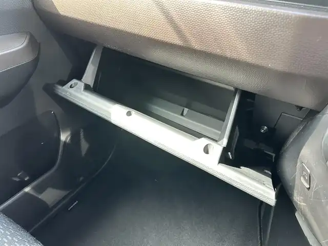 トヨタ ルーミー X 三重県 2022(令4)年 5.6万km パールホワイトⅢ 純正ナビ（Bluetooth/AM/FM/CD/SD/TV）/ETC /スマートアシストIII（衝突回避支援ブレーキ/衝突警報/車線逸脱警報/路側逸脱警報/ブレーキ制御機能付誤発進抑制/先行車発進お知らせ/オートハイビーム/コナーセンサー/ふらつき警報）/パワースライドドア（助手席側）/スライドドアイージークローザー（運転席側）/ナビレディパッケージ（バックカメラ/ステアリングスイッチ（オーディオ/ハンズフリー））/スペアキー/ウレタン製ステアリングホイール/ステアリングスイッチ（パワーモード）/ハロゲンヘッドランプ/オートライト/メッキ横バーフロントグリル/開口部逆台型無塗装メッシュフロントバンパー/ボディ同色ドアサッシュ/インパネアッパートレイ/無塗装エアコン吹き出し口加飾/アナログメーター/モノクロマルチインフォメーションディスプレイ/SRSエアバック（運転席/助手席）/左後方ステップランプ/無塗装センターパネル/ダイヤル式マニュアルエアコン/無塗装シフトノブボタン