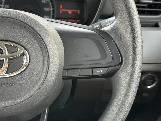 トヨタ ルーミー X 三重県 2022(令4)年 5.6万km パールホワイトⅢ 純正ナビ（Bluetooth/AM/FM/CD/SD/TV）/ETC /スマートアシストIII（衝突回避支援ブレーキ/衝突警報/車線逸脱警報/路側逸脱警報/ブレーキ制御機能付誤発進抑制/先行車発進お知らせ/オートハイビーム/コナーセンサー/ふらつき警報）/パワースライドドア（助手席側）/スライドドアイージークローザー（運転席側）/ナビレディパッケージ（バックカメラ/ステアリングスイッチ（オーディオ/ハンズフリー））/スペアキー/ウレタン製ステアリングホイール/ステアリングスイッチ（パワーモード）/ハロゲンヘッドランプ/オートライト/メッキ横バーフロントグリル/開口部逆台型無塗装メッシュフロントバンパー/ボディ同色ドアサッシュ/インパネアッパートレイ/無塗装エアコン吹き出し口加飾/アナログメーター/モノクロマルチインフォメーションディスプレイ/SRSエアバック（運転席/助手席）/左後方ステップランプ/無塗装センターパネル/ダイヤル式マニュアルエアコン/無塗装シフトノブボタン