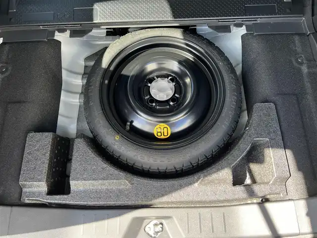 トヨタ ルーミー X 三重県 2022(令4)年 5.6万km パールホワイトⅢ 純正ナビ（Bluetooth/AM/FM/CD/SD/TV）/ETC /スマートアシストIII（衝突回避支援ブレーキ/衝突警報/車線逸脱警報/路側逸脱警報/ブレーキ制御機能付誤発進抑制/先行車発進お知らせ/オートハイビーム/コナーセンサー/ふらつき警報）/パワースライドドア（助手席側）/スライドドアイージークローザー（運転席側）/ナビレディパッケージ（バックカメラ/ステアリングスイッチ（オーディオ/ハンズフリー））/スペアキー/ウレタン製ステアリングホイール/ステアリングスイッチ（パワーモード）/ハロゲンヘッドランプ/オートライト/メッキ横バーフロントグリル/開口部逆台型無塗装メッシュフロントバンパー/ボディ同色ドアサッシュ/インパネアッパートレイ/無塗装エアコン吹き出し口加飾/アナログメーター/モノクロマルチインフォメーションディスプレイ/SRSエアバック（運転席/助手席）/左後方ステップランプ/無塗装センターパネル/ダイヤル式マニュアルエアコン/無塗装シフトノブボタン