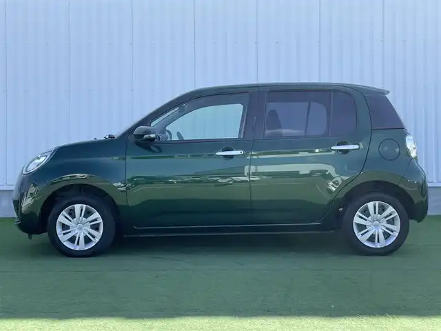 トヨタ パッソ モーダ 香川県 2022(令4)年 2.8万km ダークエメラルドマイカ 登録時走行距離：27469km/スマートアシスト３/→衝突回避システム/→ペダル踏み間違え抑制機能/→車線はみだし機能/→オートマチックハイビーム/純正7インチナビ/→Bluetooth/→フルセグTV/バックカメラ/ステアリングリモコン/LEDヘッドライト/電動格納ウィンカーミラー/フォグライト/スマートキー/プッシュスタート/純正フロアマット