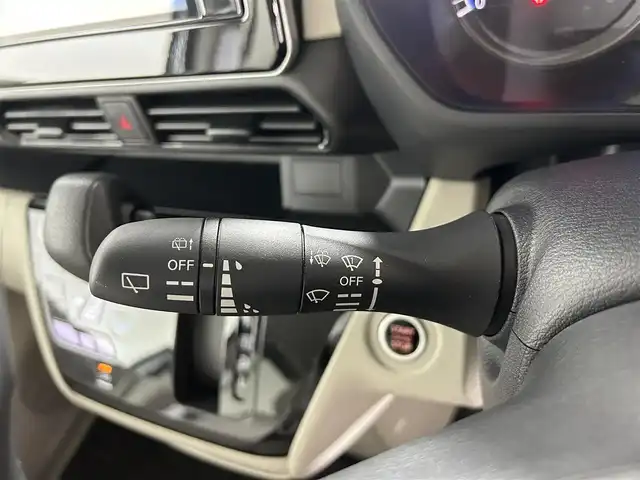 日産 ルークス X 佐賀県 2023(令5)年 0.4万km スターリングシルバーM 純正９型ナビ/(フルセグTV/AM/FM/Bluetooth)/衝突被害軽減ブレーキ/全方位カメラ/レーンアシスト/コーナーセンサー/前後ドライブレコーダー/パワースライドドア/純正ＬＥＤヘッドライト/オートライト/オートハイビーム/純正フロアマット/後席サーキュレーター/シートバックテーブル/スマートキー/プッシュスタート/ベンチシート/先行車発進お知らせ機能/標識検知機能/横滑り防止装置/盗難防止装置