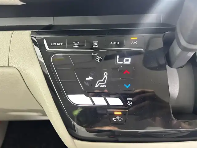日産 ルークス X 佐賀県 2023(令5)年 0.4万km スターリングシルバーM 純正９型ナビ/(フルセグTV/AM/FM/Bluetooth)/衝突被害軽減ブレーキ/全方位カメラ/レーンアシスト/コーナーセンサー/前後ドライブレコーダー/パワースライドドア/純正ＬＥＤヘッドライト/オートライト/オートハイビーム/純正フロアマット/後席サーキュレーター/シートバックテーブル/スマートキー/プッシュスタート/ベンチシート/先行車発進お知らせ機能/標識検知機能/横滑り防止装置/盗難防止装置