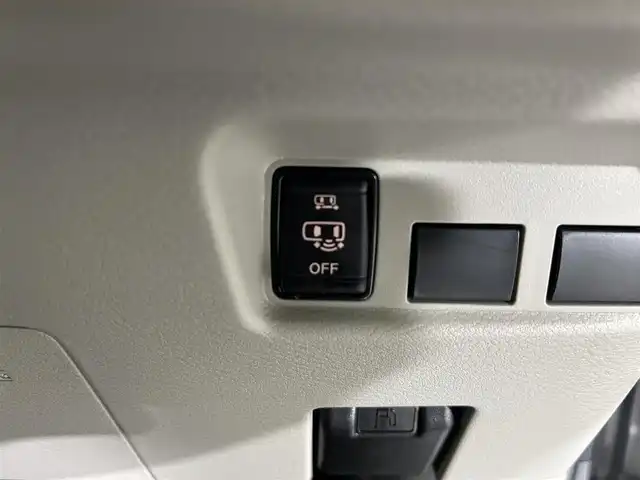 日産 ルークス X 佐賀県 2023(令5)年 0.4万km スターリングシルバーM 純正９型ナビ/(フルセグTV/AM/FM/Bluetooth)/衝突被害軽減ブレーキ/全方位カメラ/レーンアシスト/コーナーセンサー/前後ドライブレコーダー/パワースライドドア/純正ＬＥＤヘッドライト/オートライト/オートハイビーム/純正フロアマット/後席サーキュレーター/シートバックテーブル/スマートキー/プッシュスタート/ベンチシート/先行車発進お知らせ機能/標識検知機能/横滑り防止装置/盗難防止装置