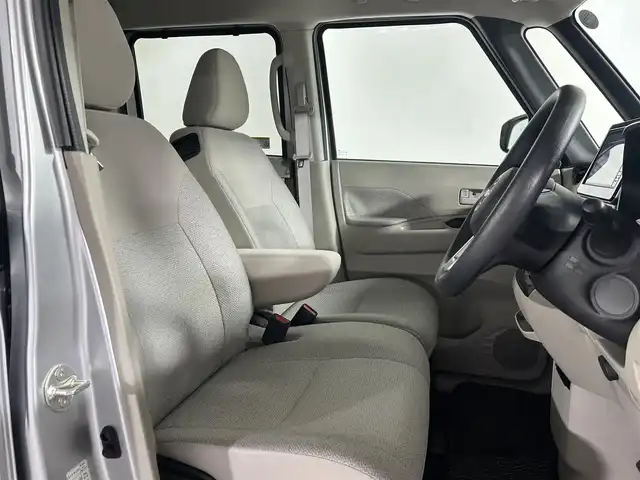 日産 ルークス X 佐賀県 2023(令5)年 0.4万km スターリングシルバーM 純正９型ナビ/(フルセグTV/AM/FM/Bluetooth)/衝突被害軽減ブレーキ/全方位カメラ/レーンアシスト/コーナーセンサー/前後ドライブレコーダー/パワースライドドア/純正ＬＥＤヘッドライト/オートライト/オートハイビーム/純正フロアマット/後席サーキュレーター/シートバックテーブル/スマートキー/プッシュスタート/ベンチシート/先行車発進お知らせ機能/標識検知機能/横滑り防止装置/盗難防止装置