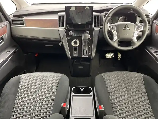 三菱 デリカＤ：５ P 新潟県 2024(令6)年 2.7万km アメジストブラック 10.1インチフローティングナビ/(AVN-HS01F)/(CD.DVD.フルセグ.HDMI.AppleCarPlay)/全方位カメラ/衝突軽減ブレーキ/レーダークルーズコントロール/レーンキープアシスト/オートマチックハイビーム/革巻きステアリング/ステアリングリモコン/LEDオートライト/フォグランプ/両側パワースライドドア/前後ドライブレコーダー/前席シートヒーター/ステアリングヒーター/パドルシフト/電子制御パーキングブレーキ/ブレーキホールド/プッシュスタート/スマートキー