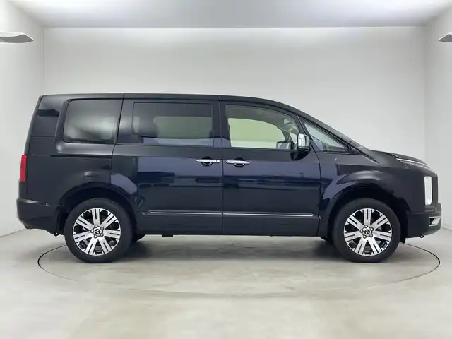 三菱 デリカＤ：５ P 新潟県 2024(令6)年 2.7万km アメジストブラック 10.1インチフローティングナビ/(AVN-HS01F)/(CD.DVD.フルセグ.HDMI.AppleCarPlay)/全方位カメラ/衝突軽減ブレーキ/レーダークルーズコントロール/レーンキープアシスト/オートマチックハイビーム/革巻きステアリング/ステアリングリモコン/LEDオートライト/フォグランプ/両側パワースライドドア/前後ドライブレコーダー/前席シートヒーター/ステアリングヒーター/パドルシフト/電子制御パーキングブレーキ/ブレーキホールド/プッシュスタート/スマートキー