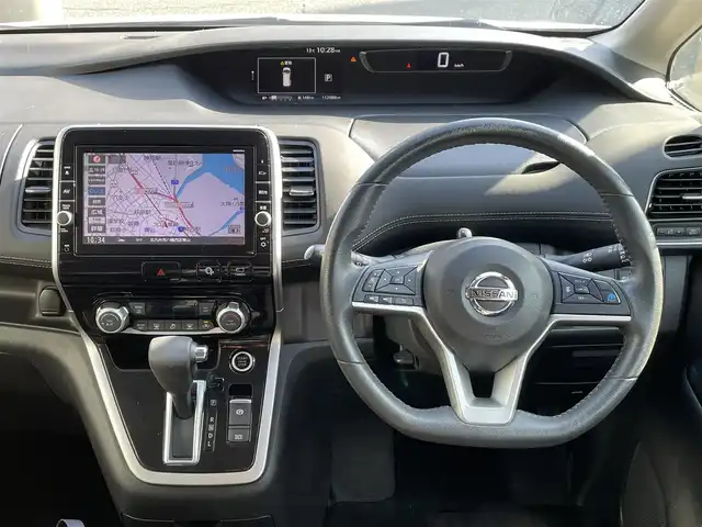 日産 セレナ ハイウェイスター G 福岡県 2016(平28)年 11.2万km ブリリアントホワイトパール (株)IDOMが運営する【じしゃロン八幡西店】の自社ローン専用車両になります。こちらは現金またはオートローンご利用時の価格です。自社ローンご希望の方は別途その旨お申付け下さい/スマートキー/純正メモリナビ/フルセグ/Bluetooth/アラウンドビューモニター/両側パワースライドドア/クルーズコントロール/ETC