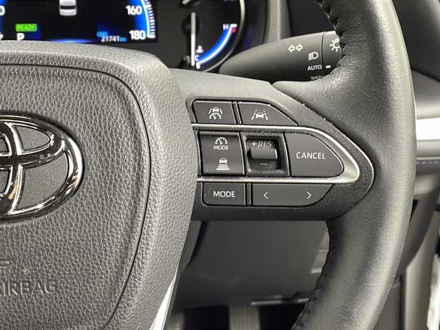 トヨタ ヴォクシー ハイブリッド S－Z 大阪府 2022(令4)年 2.2万km ホワイトパールクリスタルシャイン ワンオーナー/快適利便パッケージ/・ハンズフリーデュアルパワースライドドア/・パワーバックドア/・ナノイーX/・ステアリングヒーター/・D/N/２列目シートヒーター/・オットマン/・角度調整アームレスト/純正10.5インチディスプレイオーディオ(フルセグTV/AM/FM/CD/DVD/USB/HDMI/Miracast)/バックカメラ/ToyotaSafetySense/・プリクラッシュセーフティ/・レーダークルーズコントロール/・オートマチックハイビーム/・ロードサインアシスト/・ドライバー異常時対応システム/・プロアクティブドライビングアシスト/・発進遅れ告知機能　/パーキングサポートブレーキ/オートライト/コーナーセンサー/パワーバックドア/両側パワースライドドア/WAC/オットマン/シートヒーター/ステアリングヒーター/100V電源/純正AW/純正フロアマット